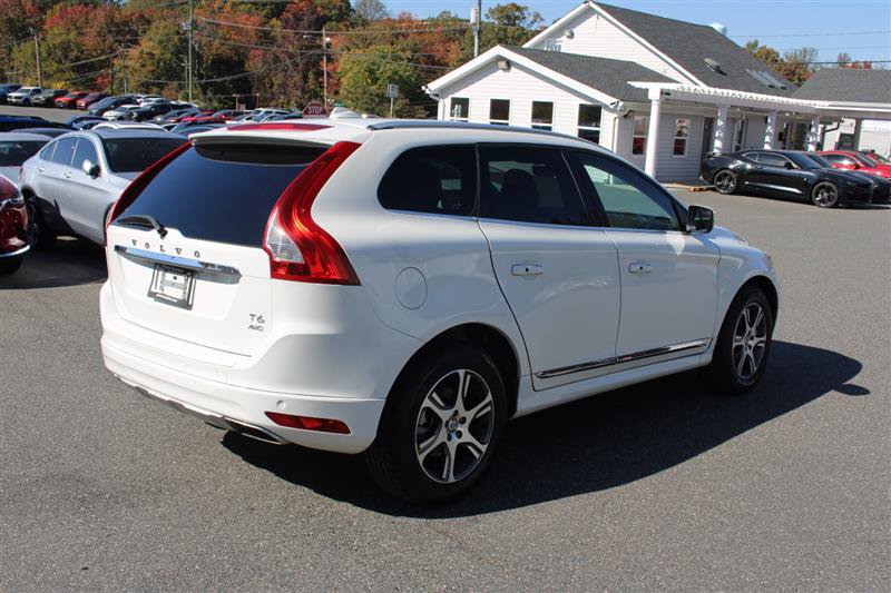 Used 2015 Volvo XC60 T6 w/ Proximity Package AWD/4WD image 7