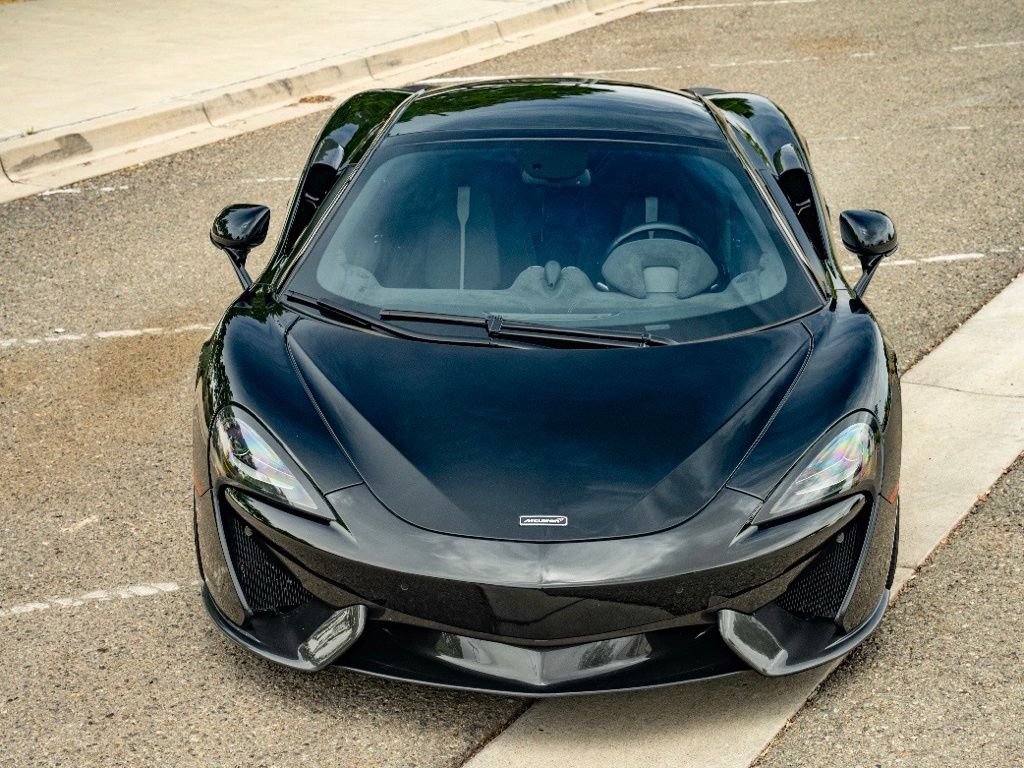 Used 2017 McLaren 570S RWD image 9