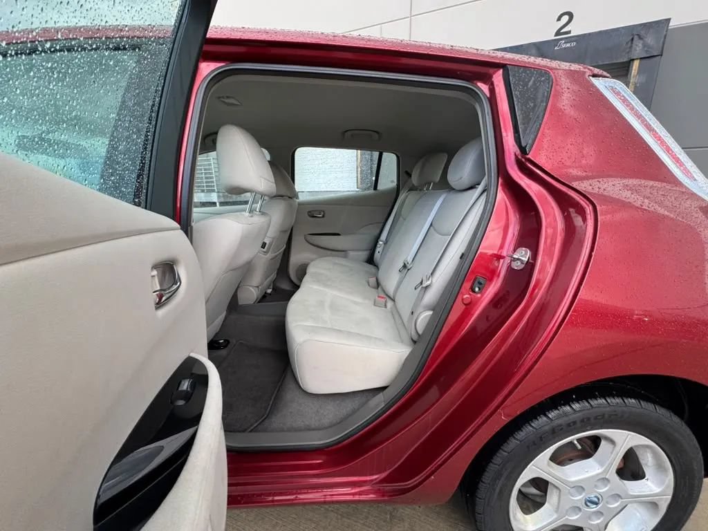 Used 2013 Nissan Leaf SV FWD image 10