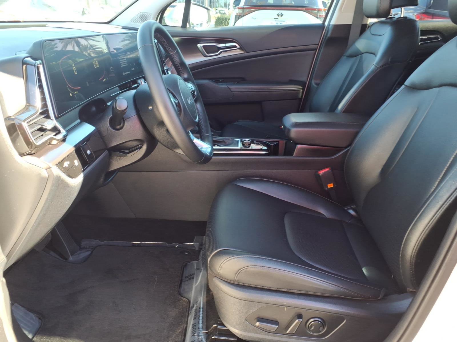 Used 2025 Kia Sportage EX image 17