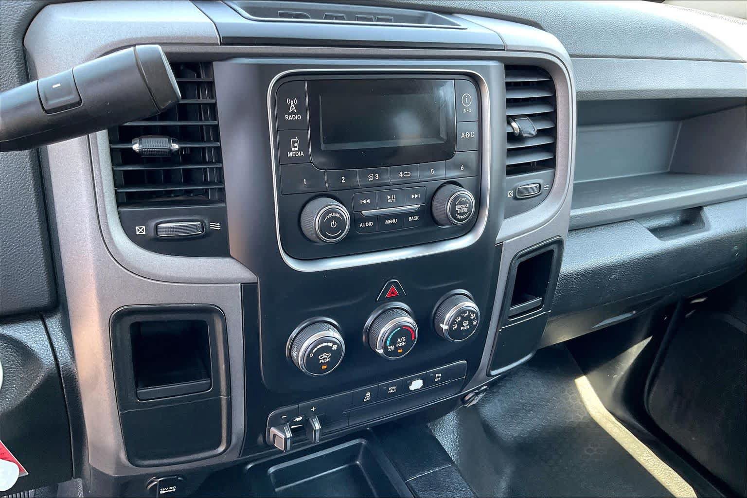 Used 2014 RAM 2500 Tradesman w/ Chrome Appearance Group AWD/4WD image 31