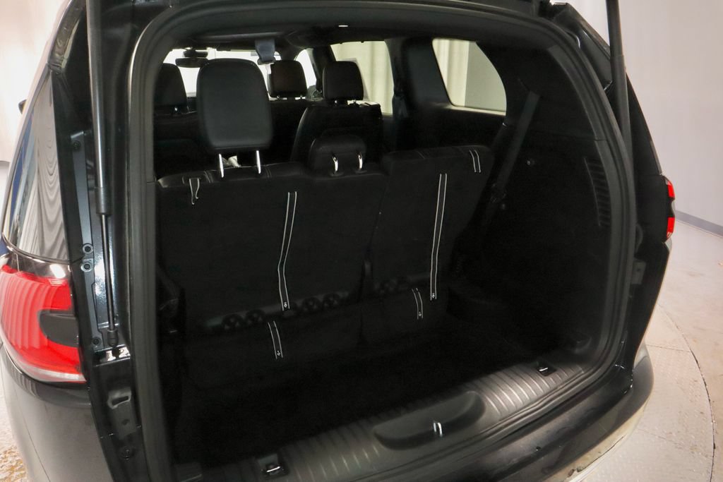 Used 2025 Chrysler Pacifica Select FWD image 12