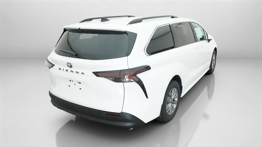 New 2026 Toyota Sienna LE FWD image 11