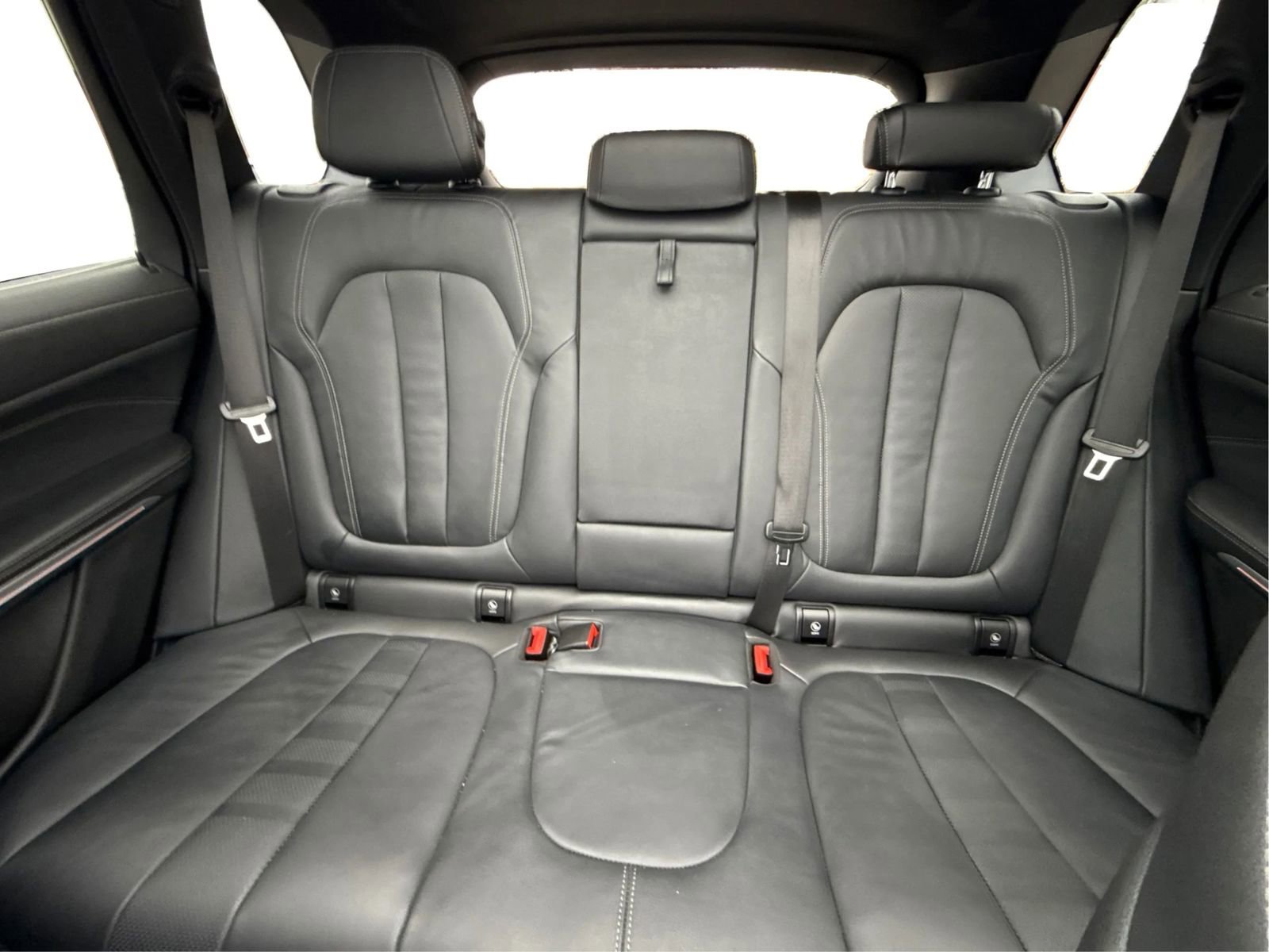 Used 2022 BMW X5 xDrive40i w/ Premium Package AWD/4WD image 12