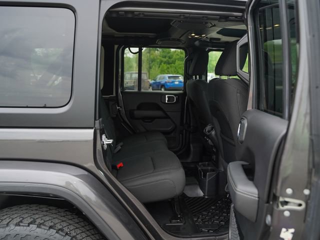 Used 2020 Jeep Wrangler Unlimited Sahara AWD/4WD image 22
