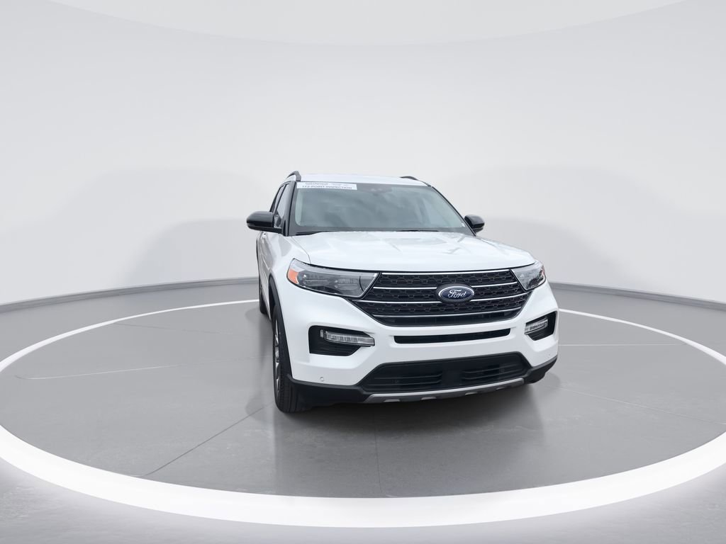 Used 2023 Ford Explorer XLT w/ Equipment Group 202A image 3