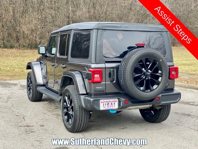 Used 2022 Jeep Wrangler Unlimited Sahara AWD/4WD image 5