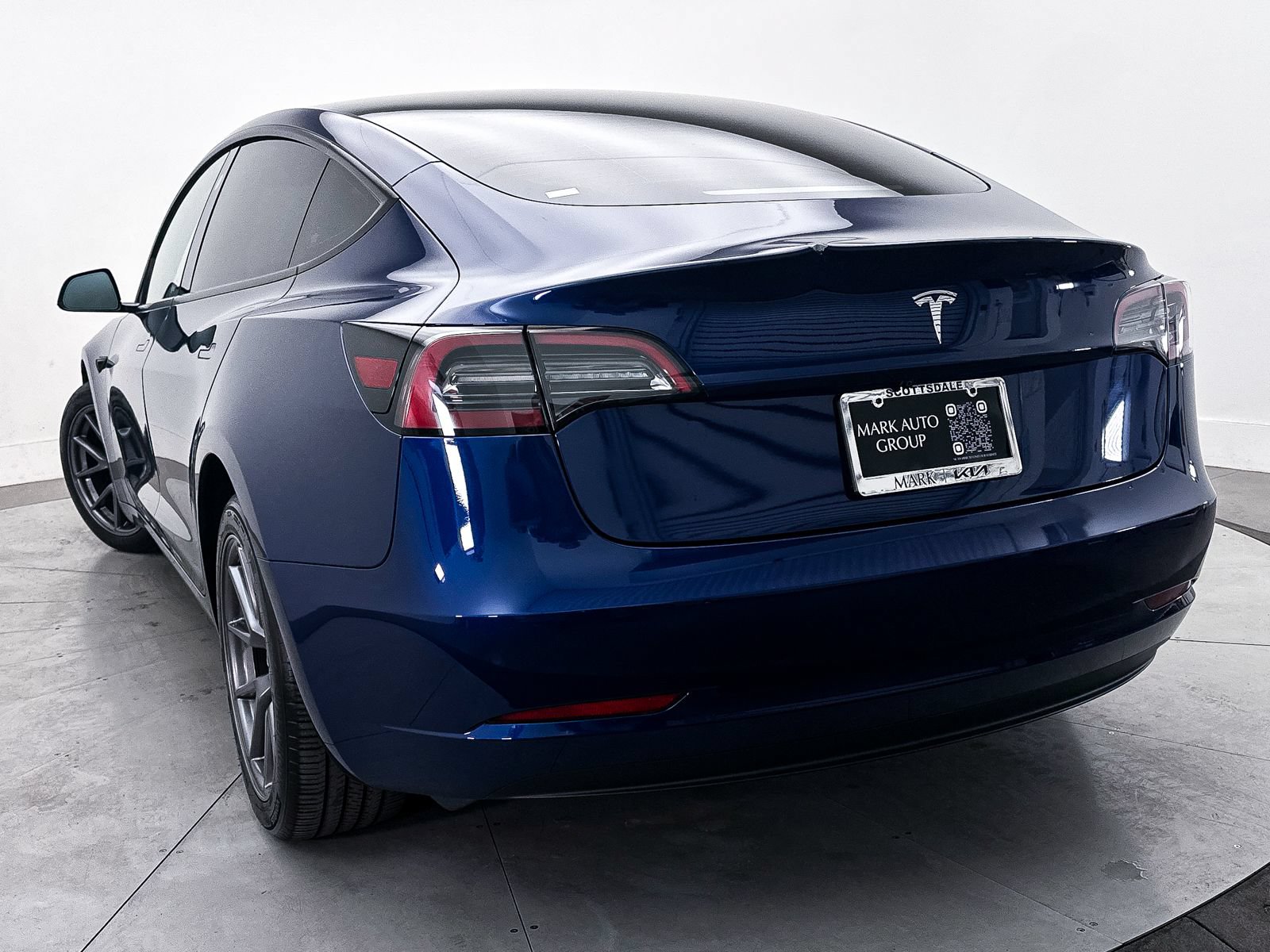 Used 2023 Tesla Model 3 Standard Range RWD image 9