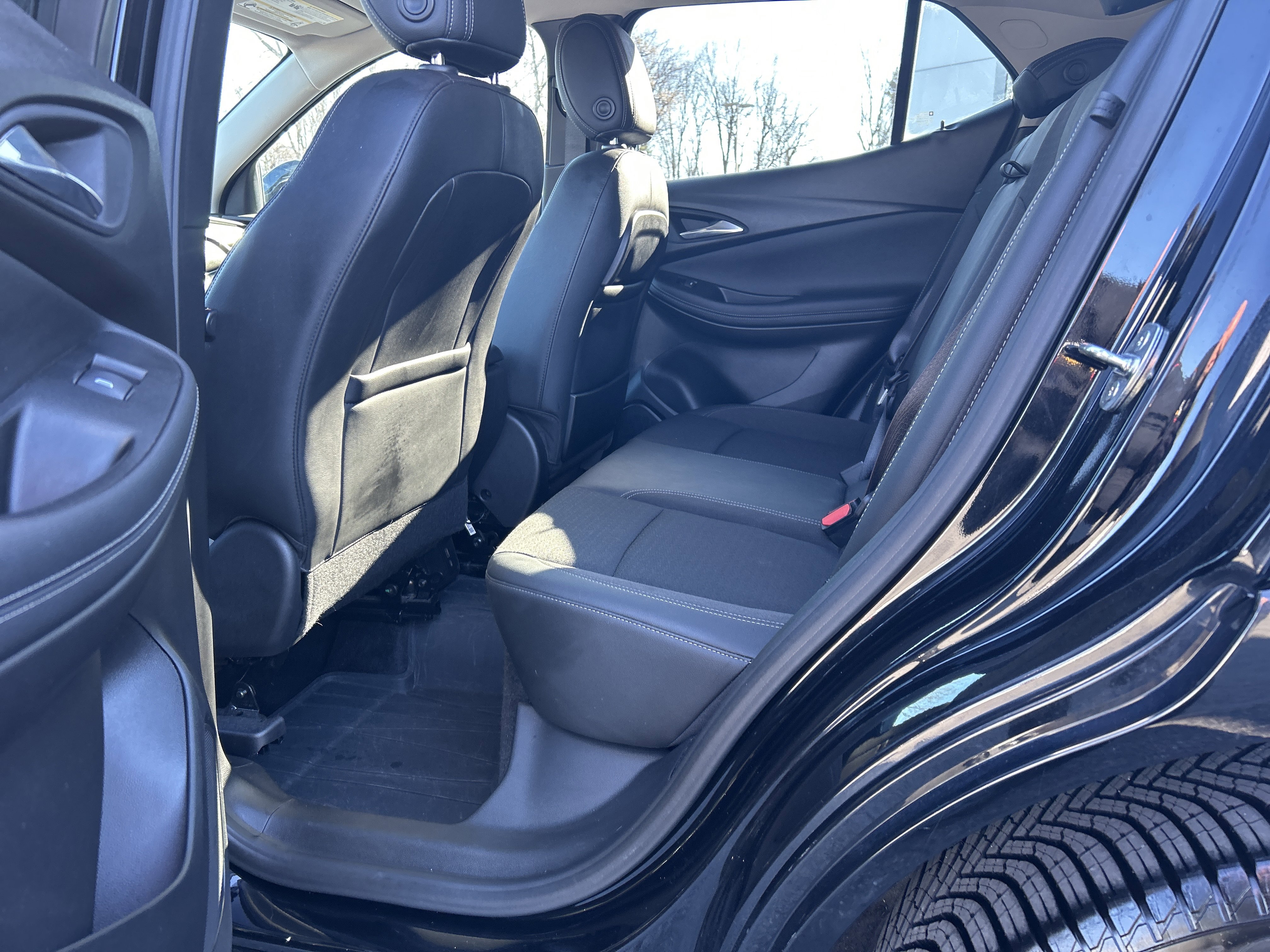 Used 2021 Buick Encore GX Select w/ Advanced Technology Package AWD/4WD image 18