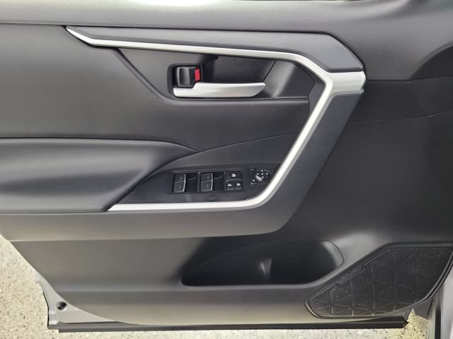 Used 2025 Toyota RAV4 XLE w/ Convenience Package FWD image 22