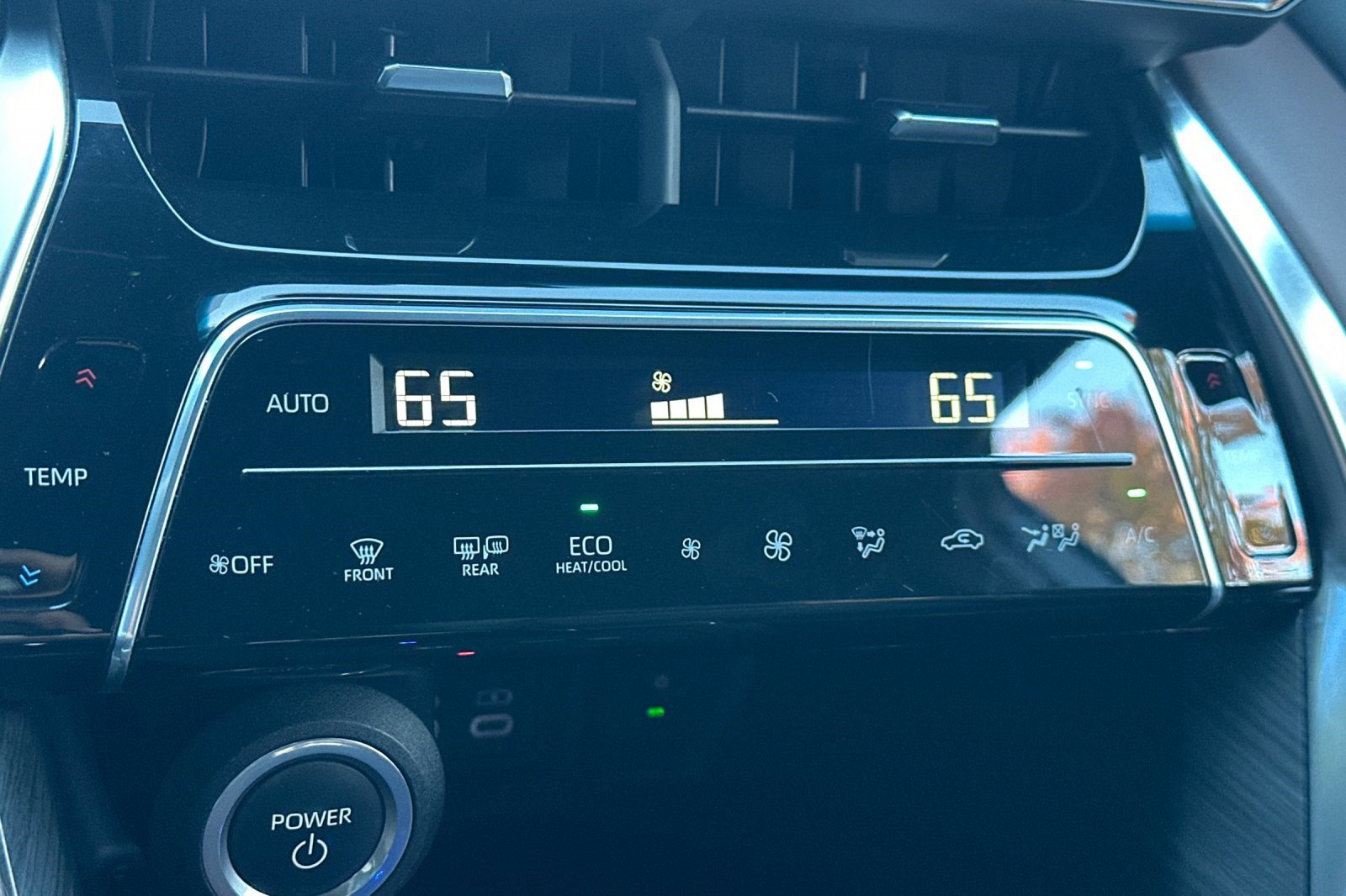 Used 2023 Toyota Venza Limited image 26