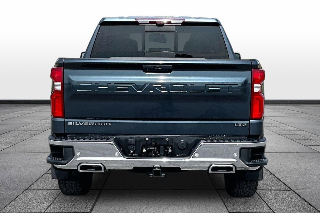 Used 2021 Chevrolet Silverado 1500 LTZ w/ Technology Package AWD/4WD image 4