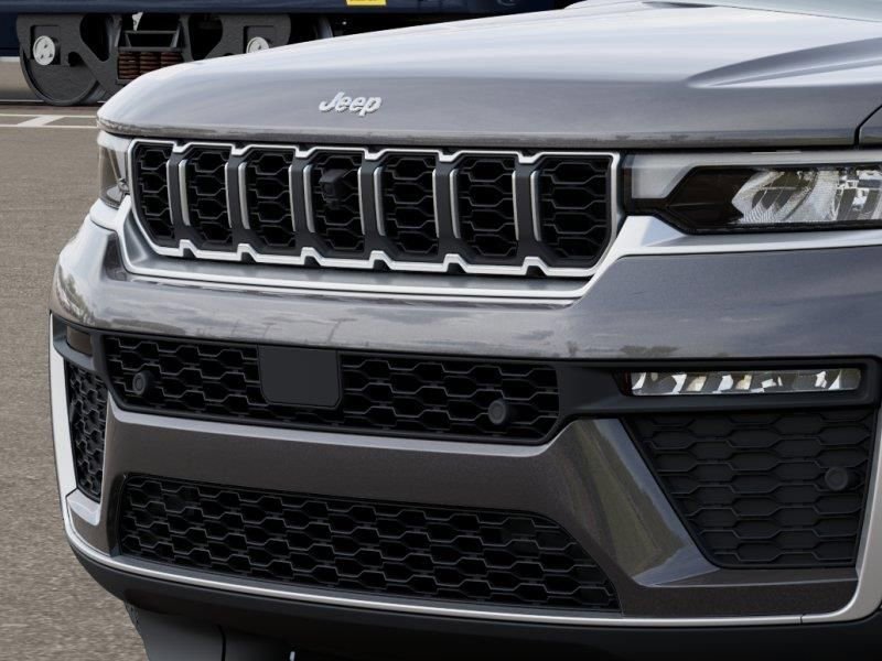 New 2026 Jeep Grand Cherokee Limited w/ Luxury Tech Group II RWD image 11