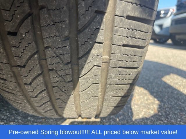 Used 2017 Ford Explorer XLT w/ Equipment Group 202A FWD image 27