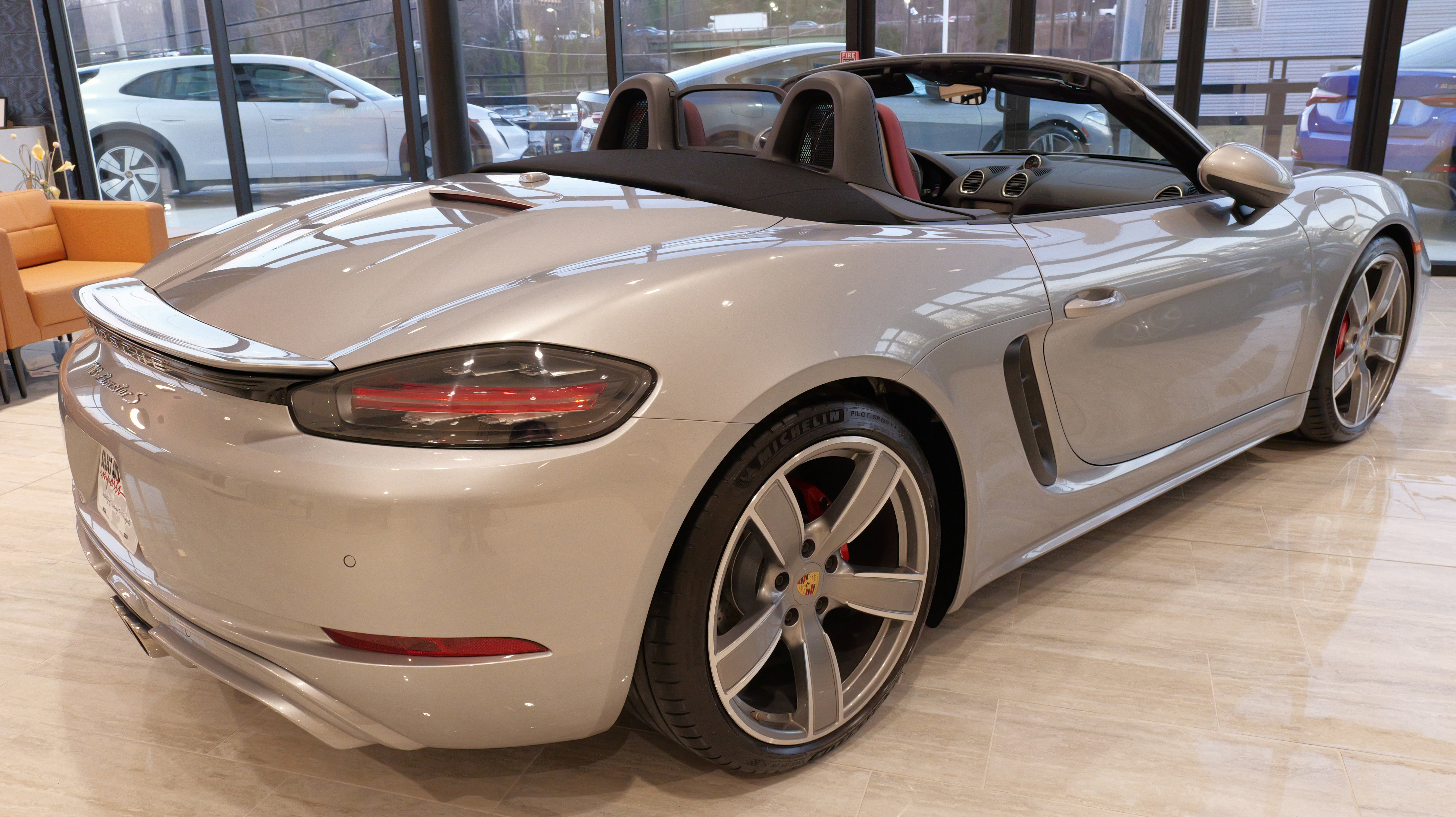 Used 2024 Porsche 718 Boxster S image 9