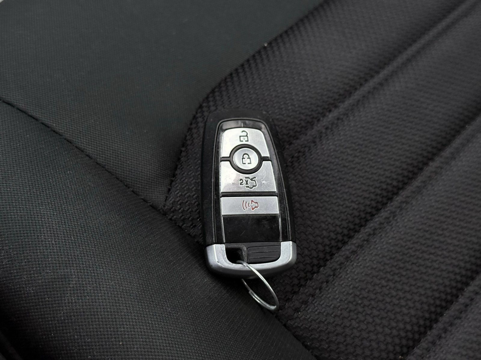 Used 2019 Ford Fusion SE FWD image 34