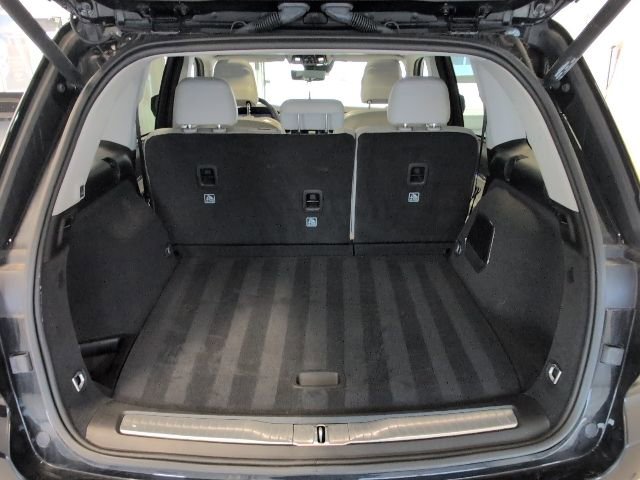 Used 2022 Jeep Grand Cherokee Overland w/ Luxury Tech Group IV AWD/4WD image 36