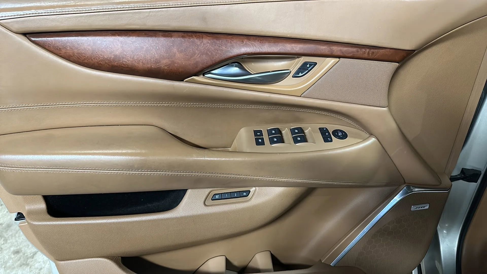 Used 2016 Cadillac Escalade Platinum image 10