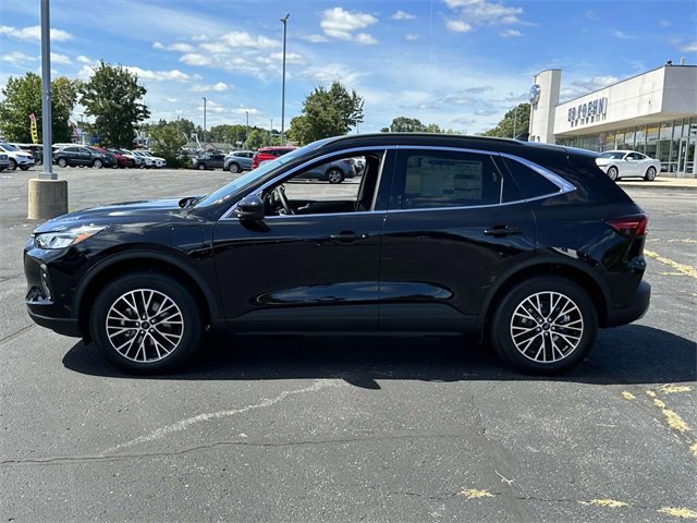 New 2025 Ford Escape SE image 5