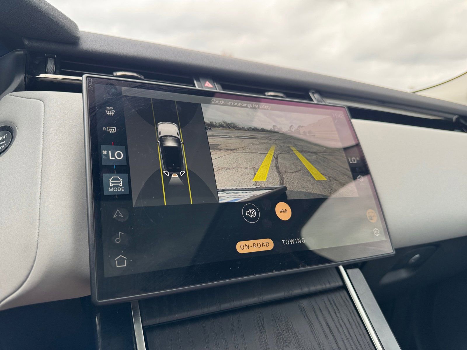 Used 2025 Land Rover Range Rover Velar S image 29