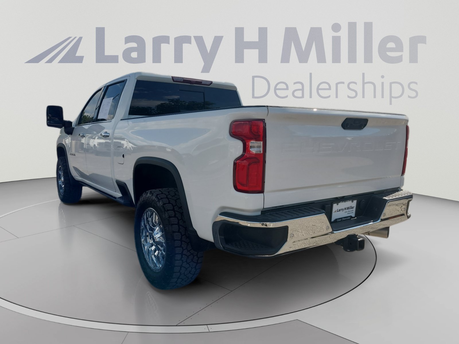 Used 2022 Chevrolet Silverado 2500 LTZ AWD/4WD image 3