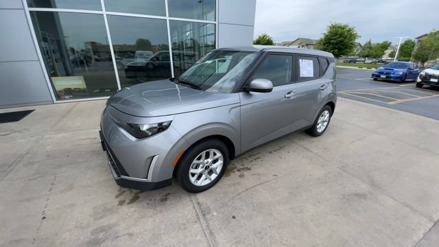 Used 2025 Kia Soul LX w/ LX Technology Package FWD image 6