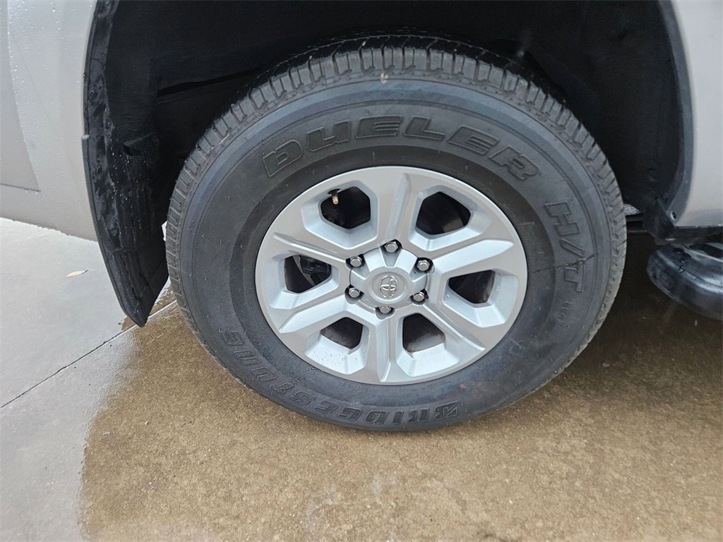 Used 2022 Toyota 4Runner SR5 Premium image 11