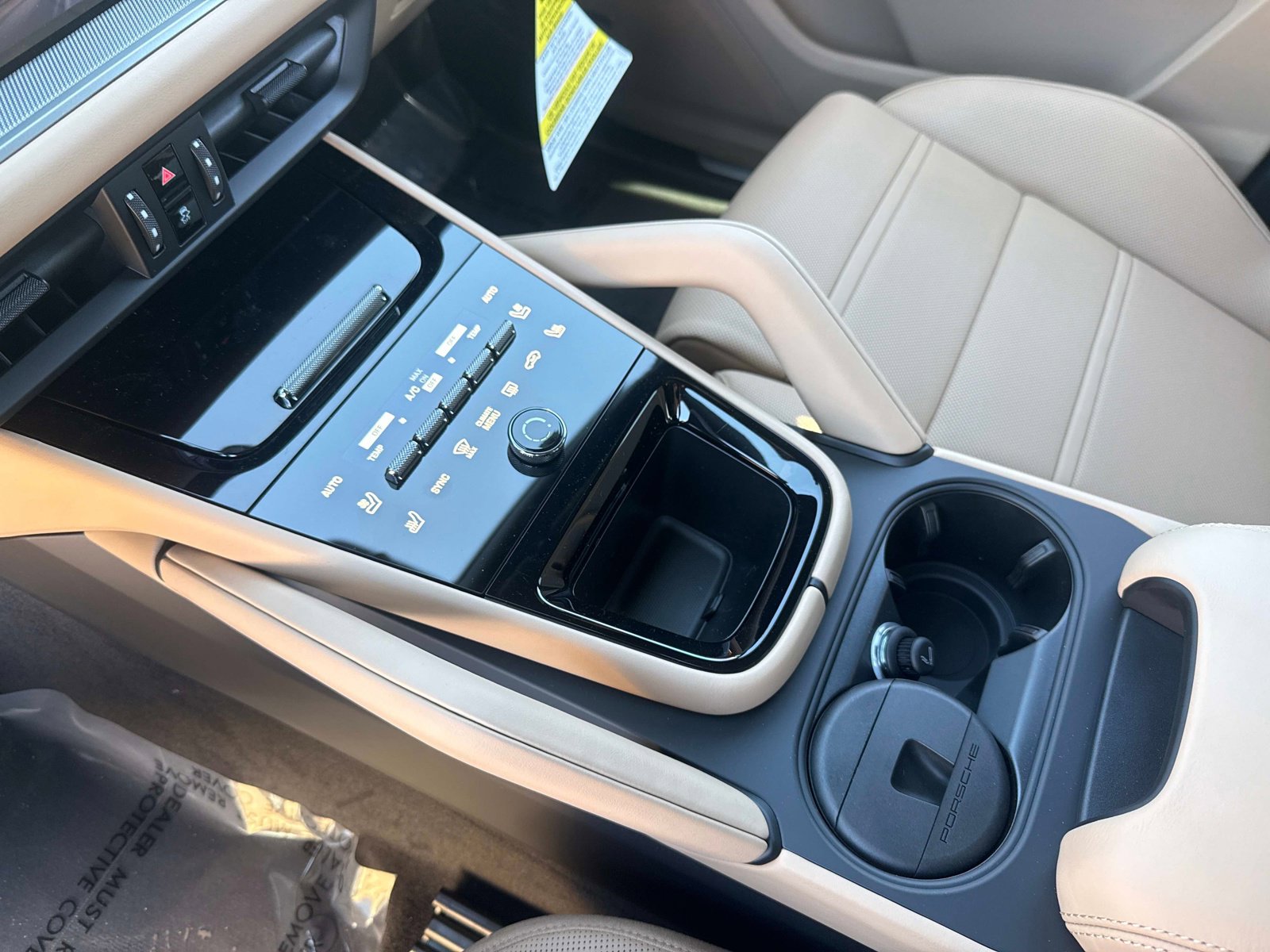 Certified 2026 Porsche Cayenne Coupe image 23