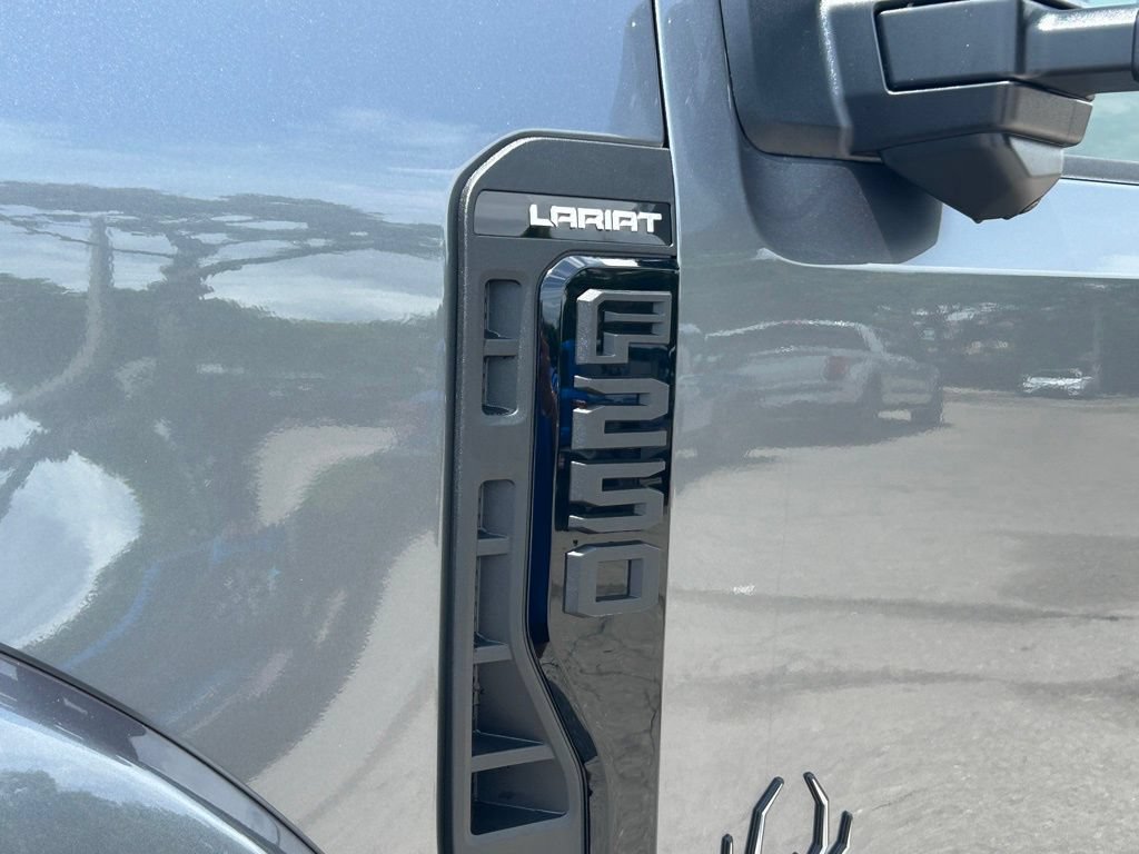 New 2026 Ford F250 Lariat w/ Black Appearance Package AWD/4WD image 22
