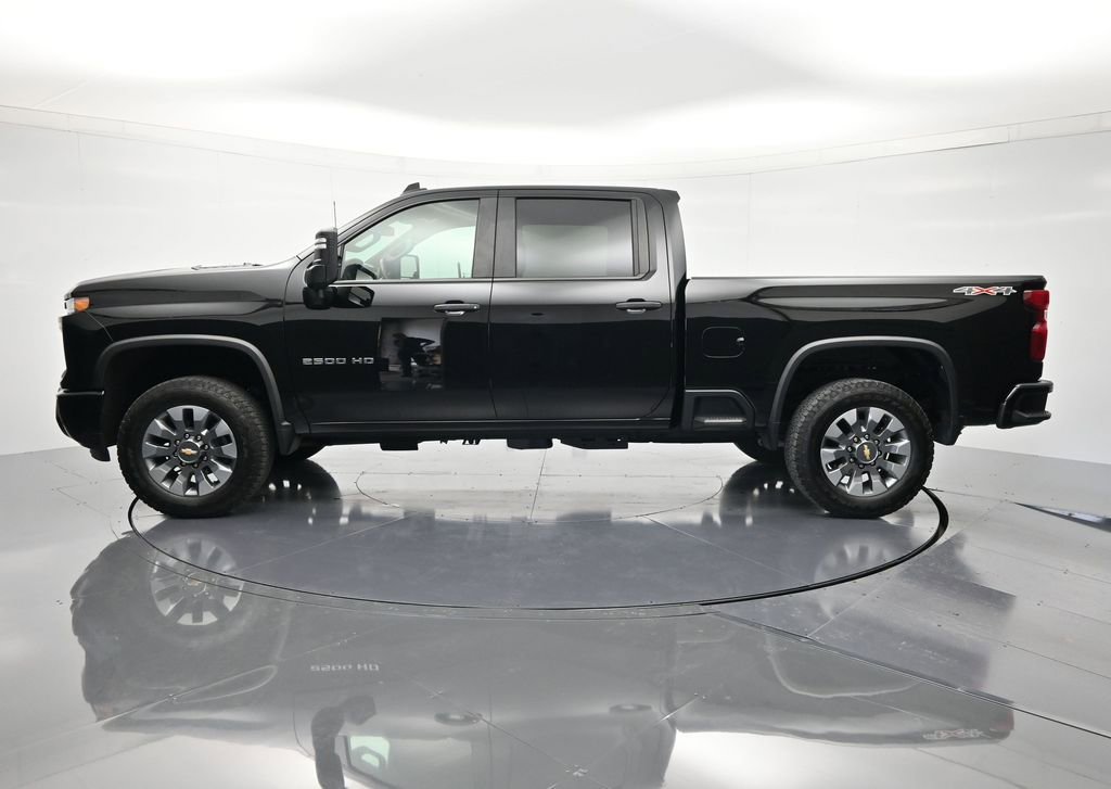 Used 2024 Chevrolet Silverado 2500 Custom w/ Custom Value Package AWD/4WD image 8