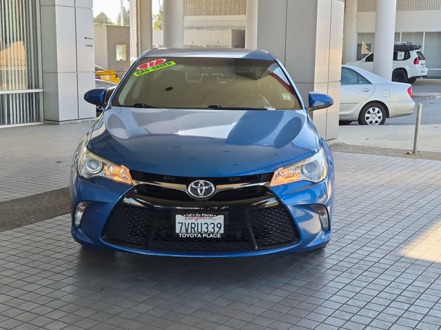 Used 2017 Toyota Camry SE FWD image 2