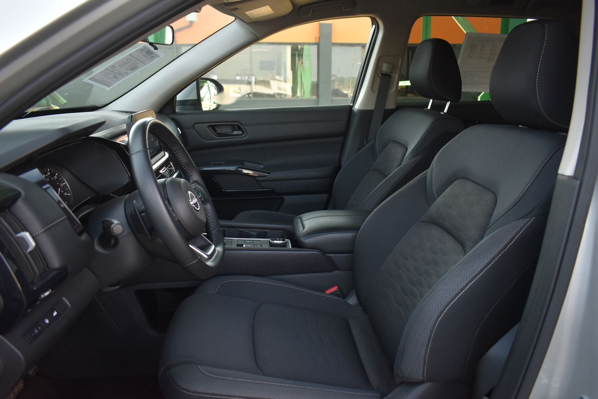 Used 2025 Nissan Pathfinder SV AWD/4WD image 15