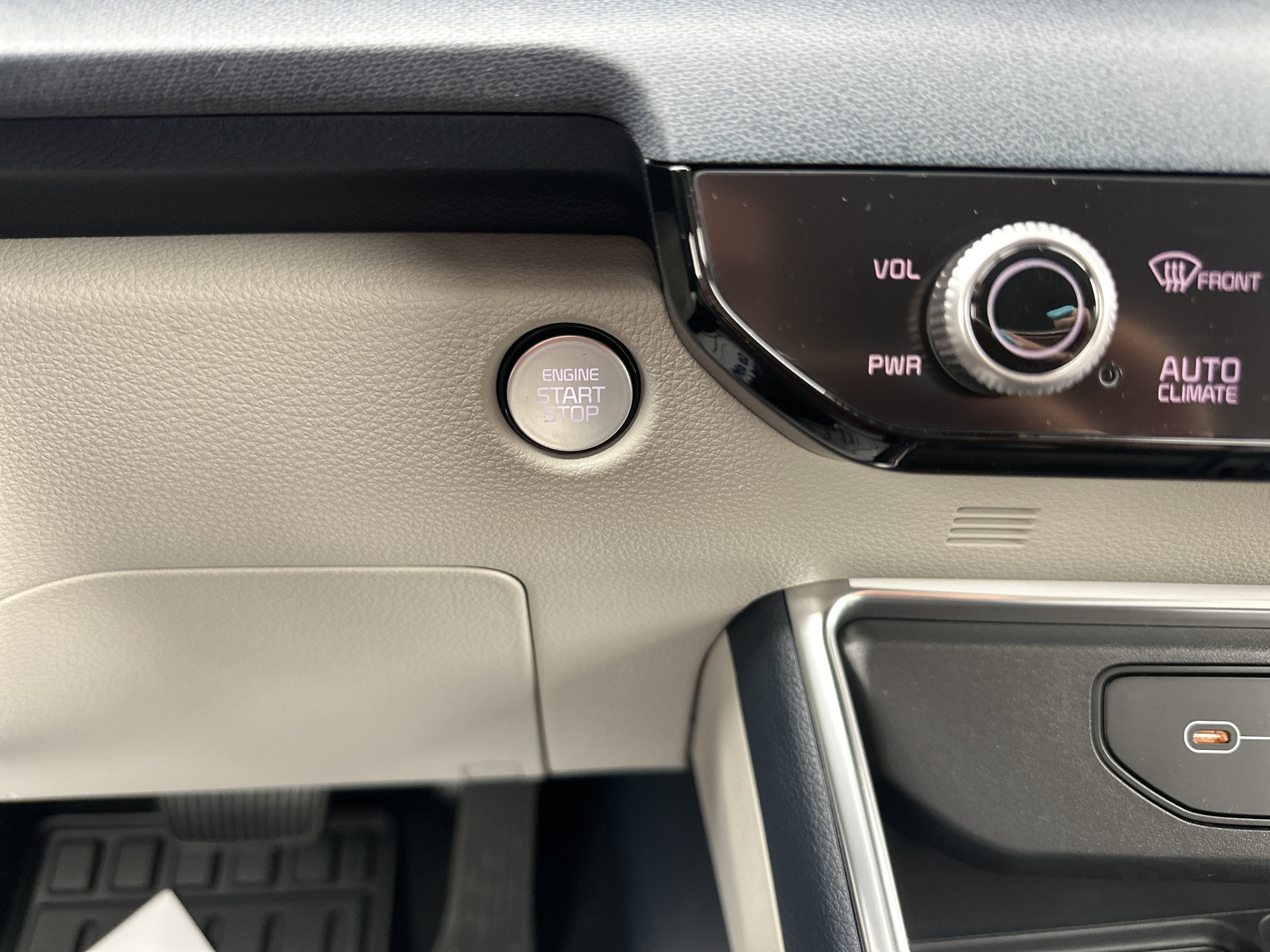 New 2026 Kia Carnival EX FWD image 30