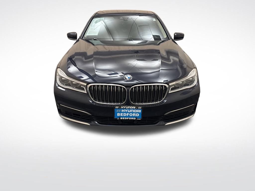 Used 2019 BMW 750i xDrive w/ Executive Package image 2
