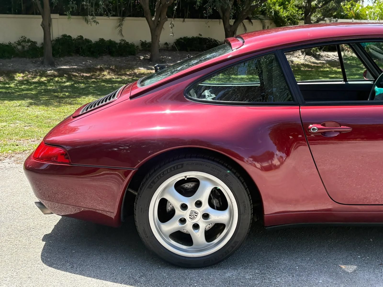 Used 1997 Porsche 911 Carrera image 10