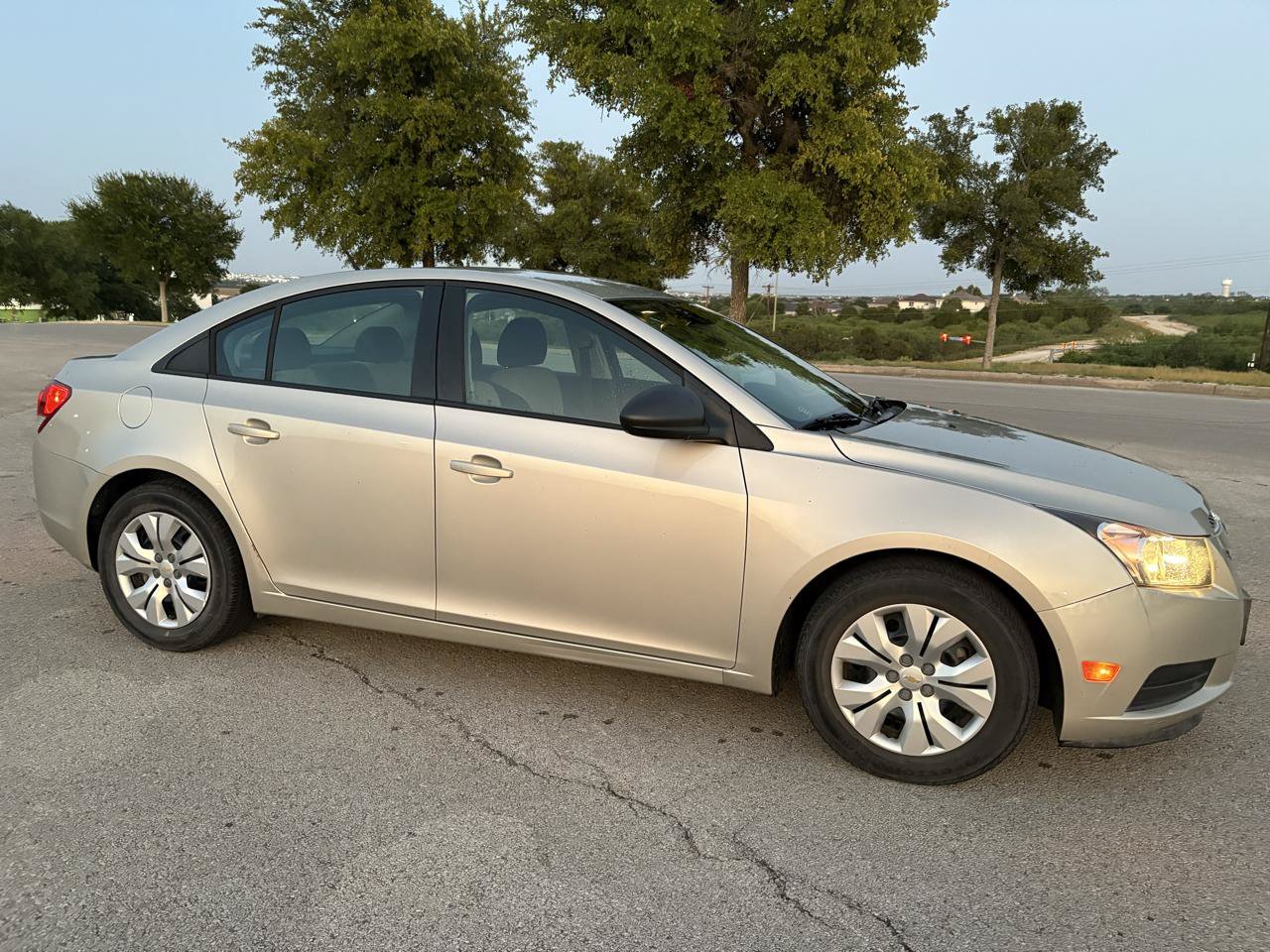 Used 2013 Chevrolet Cruze LS FWD image 27
