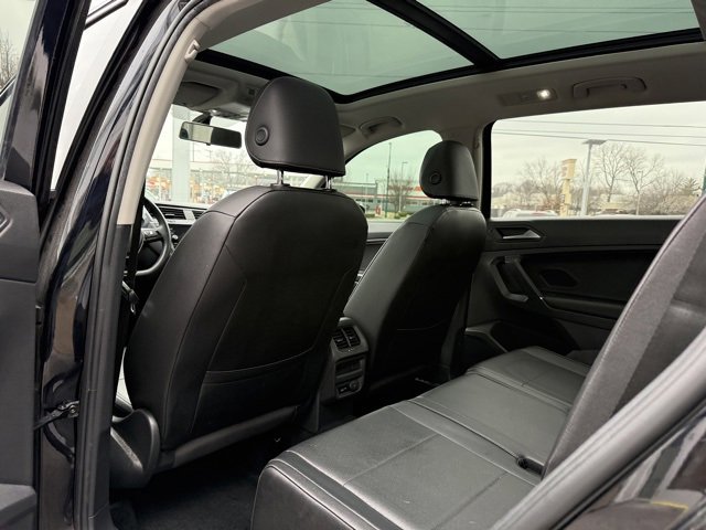 Used 2020 Volkswagen Tiguan SE image 15