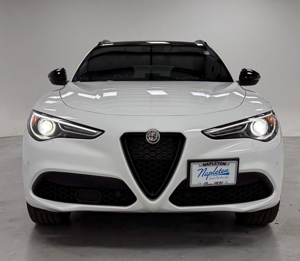 Used 2023 Alfa Romeo Stelvio Veloce image 7