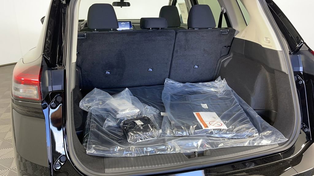 New 2025 Nissan Rogue S image 32