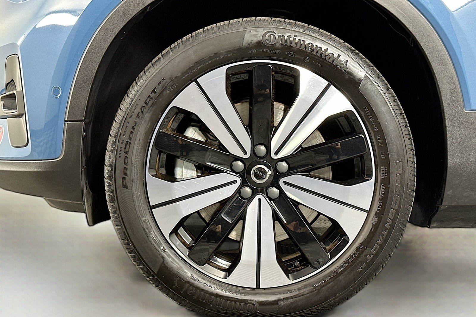 Used 2023 Volvo C40 P8 Recharge Plus w/ Protection Package Premier AWD/4WD image 11