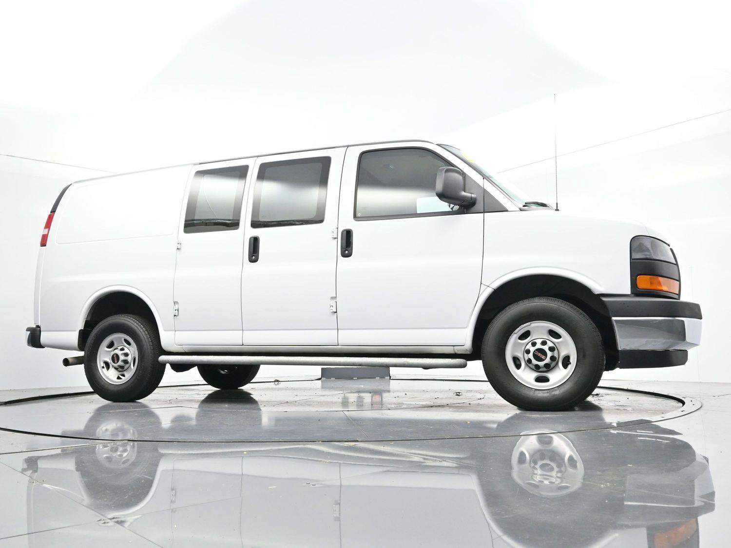 Used 2023 GMC Savana 2500 w/ Driver Convenience Package image 32