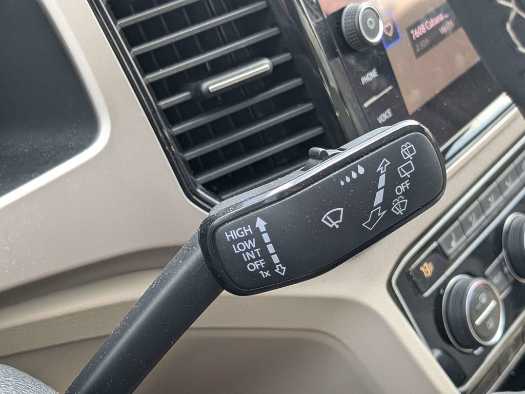 Used 2022 Volkswagen Atlas SEL AWD/4WD image 28
