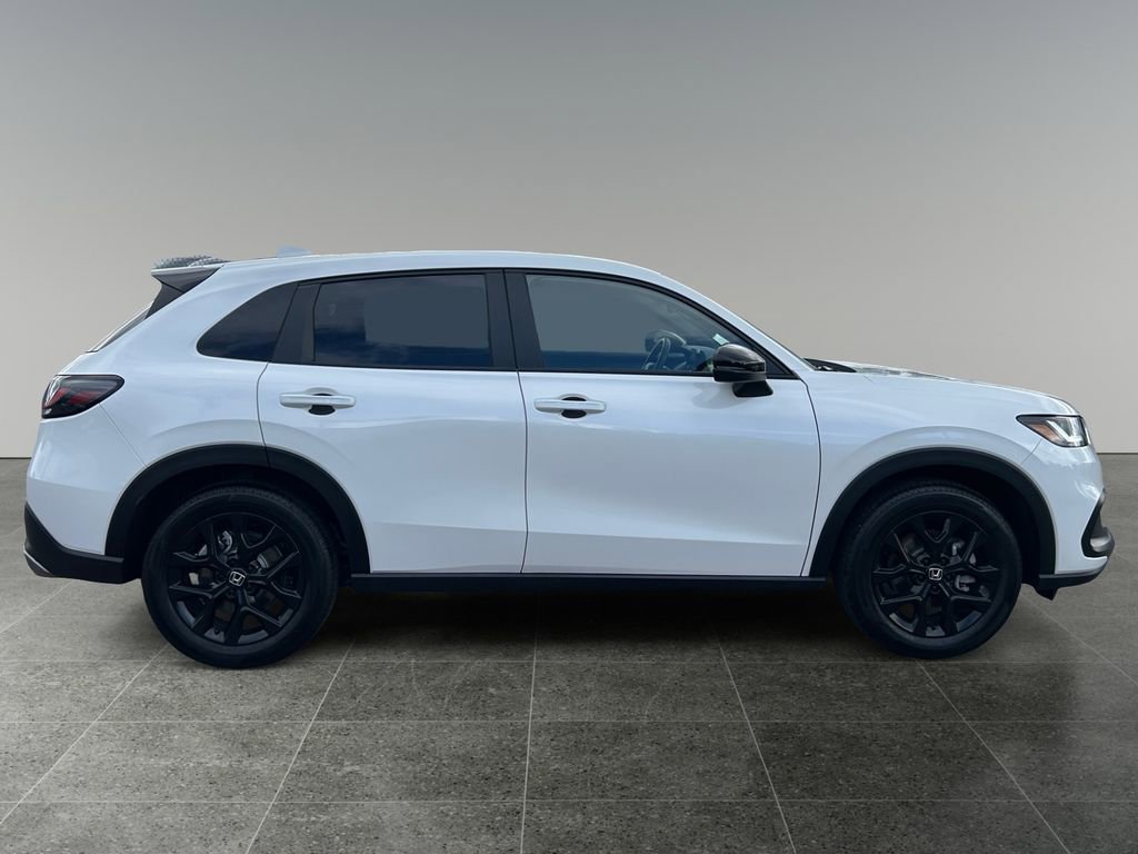 Used 2025 Honda HR-V Sport image 9