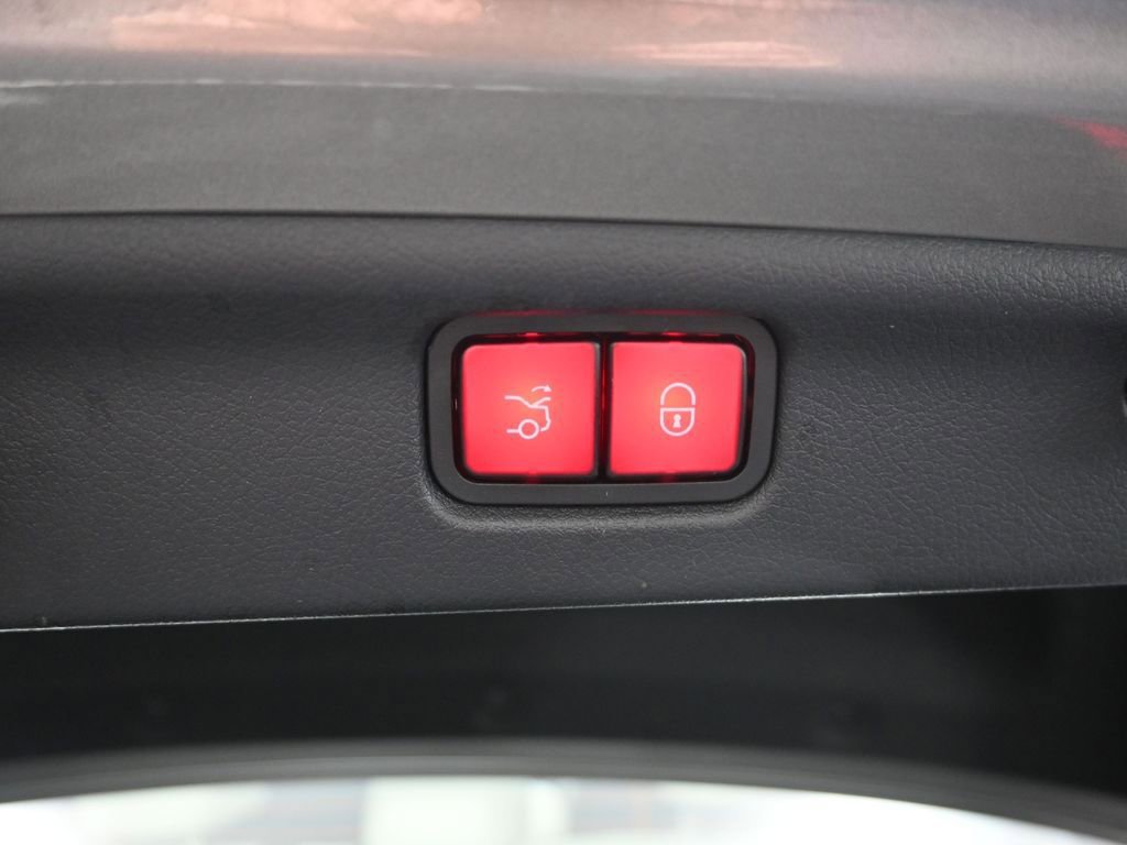 Used 2023 Mercedes-Benz C 300 Sedan image 34