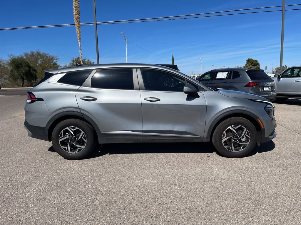 Used 2025 Kia Sportage LX FWD image 6