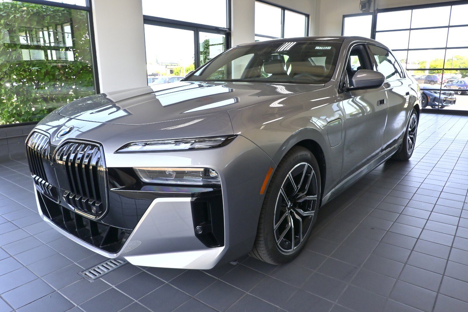 New 2026 BMW 750e xDrive w/ Executive Package image 6