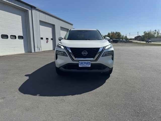 Used 2023 Nissan Rogue SV image 2