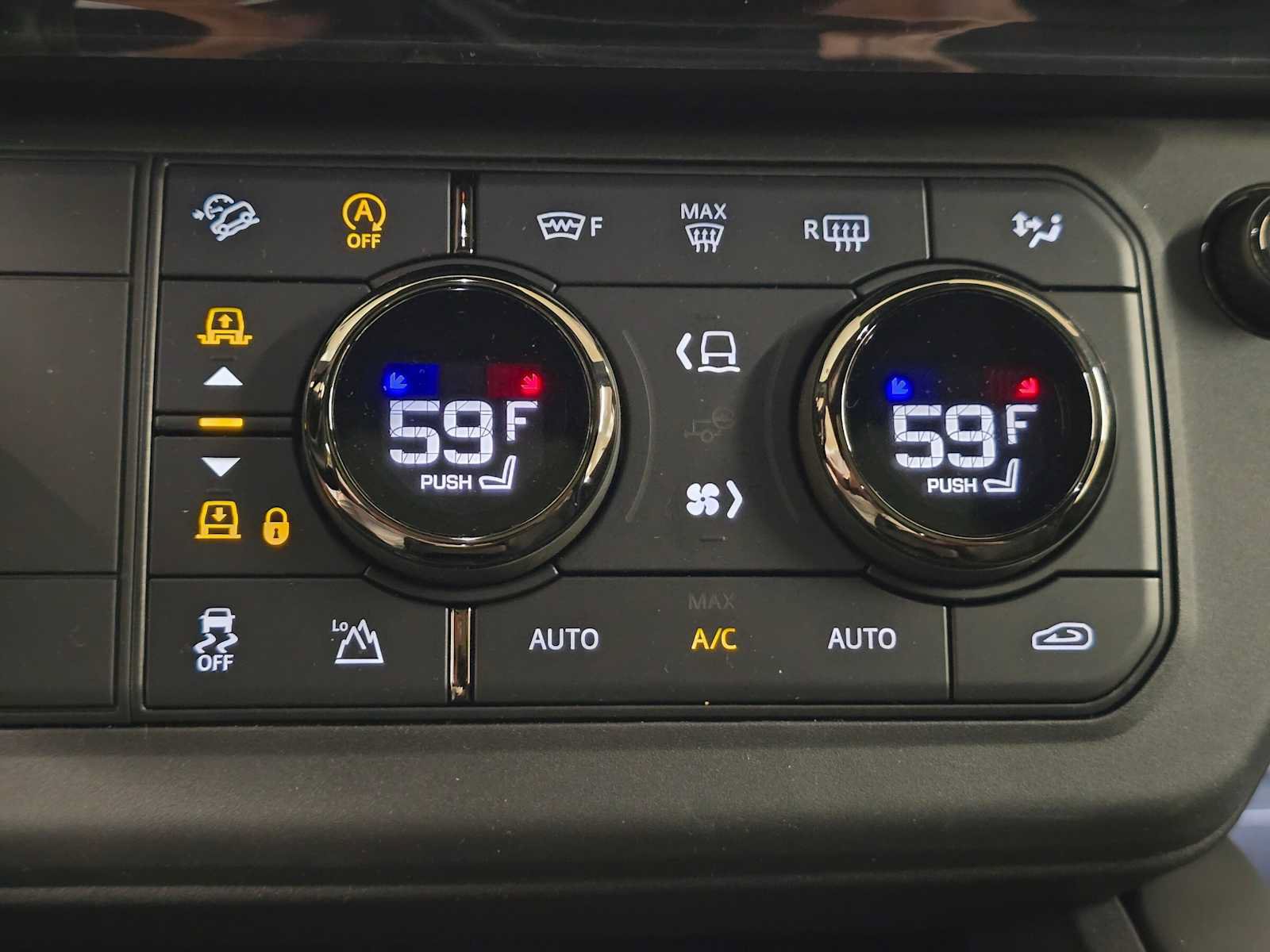 New 2026 Land Rover Defender 110 OCTA AWD/4WD image 25
