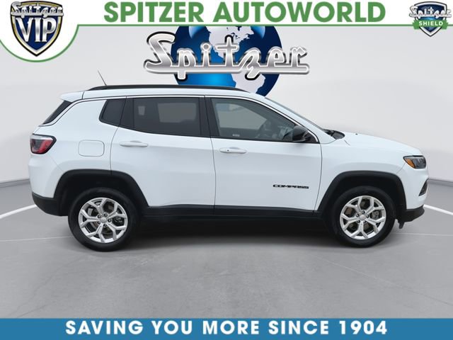 Used 2024 Jeep Compass Latitude image 10