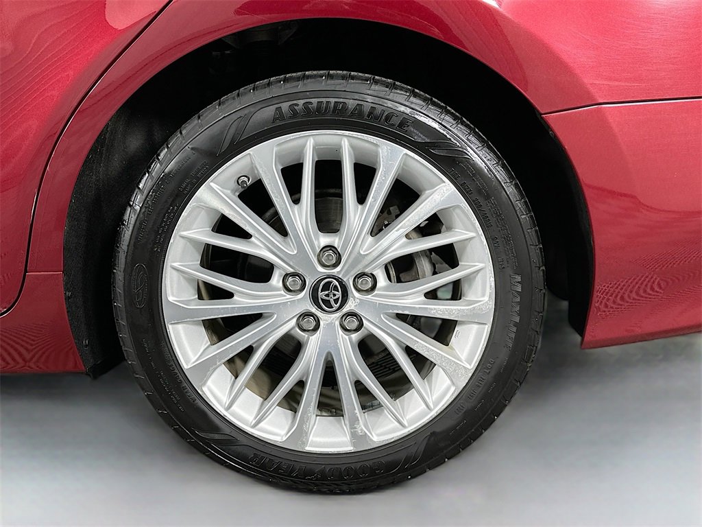 Used 2018 Toyota Camry XLE image 30